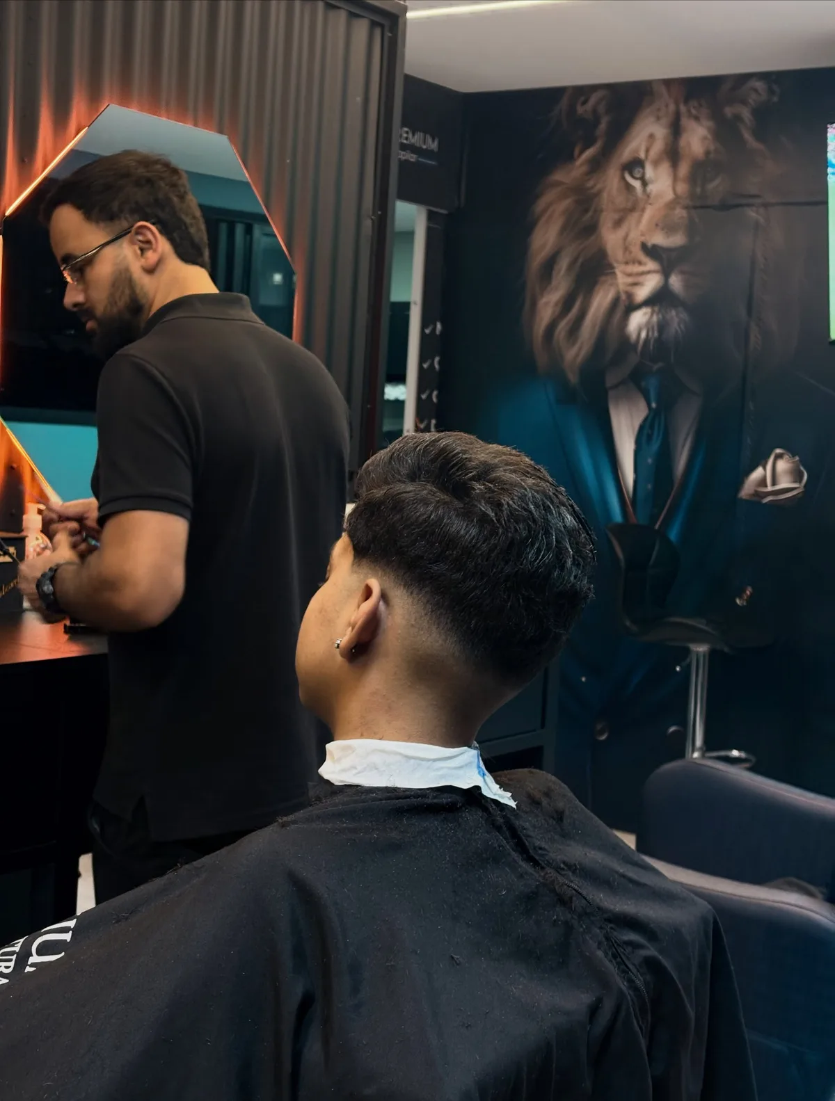 Cadeira do Studio Premium, no Portal dos Ipês